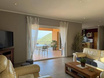 Gîte pour 10 personnes, avec vue et jardin, animaux acceptés à Arbellara