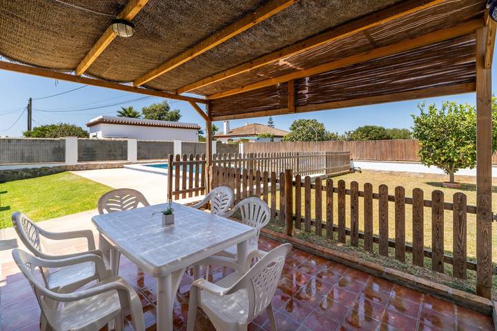 Ruhiges Haus "Casa Carlos" mit Pool, Terrasse, Garten & WLAN in Conil de la Frontera, Costa de la Luz