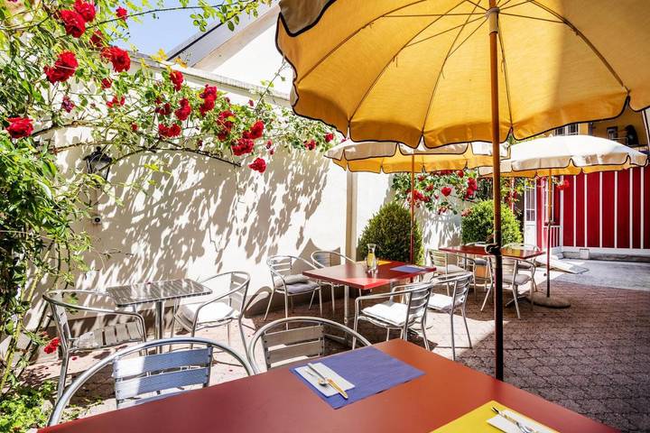 Hotel, mit Terrasse und Garten sowie Ausblick in Solothurn