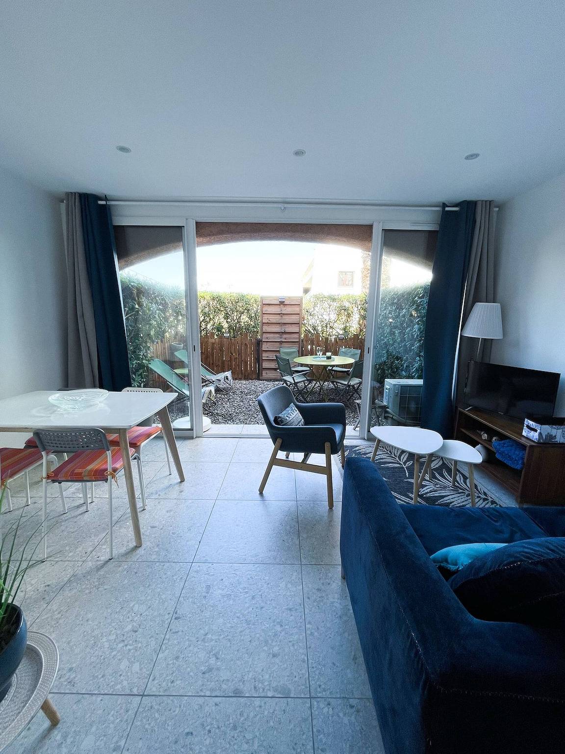 Ganze Wohnung, Le Bleu Majorelle – Évasion en bord de mer in La Bergerie, Hyeres