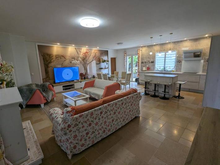 Villa pour 9 personnes, avec jardin ainsi que terrasse et vue