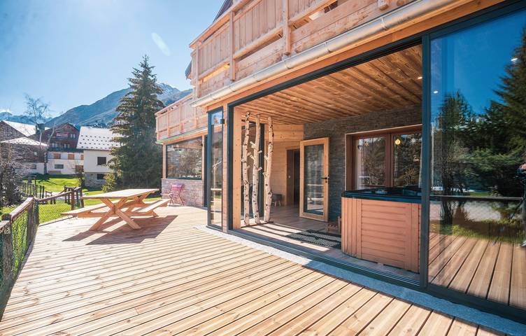 Villa voor 15 personen, met whirlpool en tuin, met huisdier in Les Deux Alpes