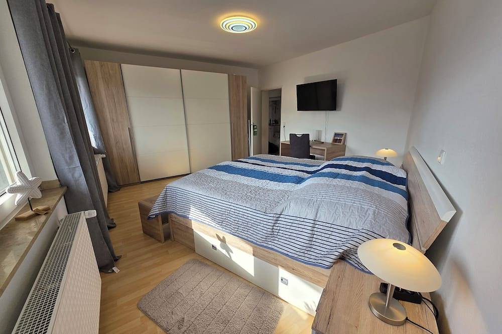 Ganze Wohnung, Neu Perfect Living am Petersberg! in Petersberg, Rhön-Hessen