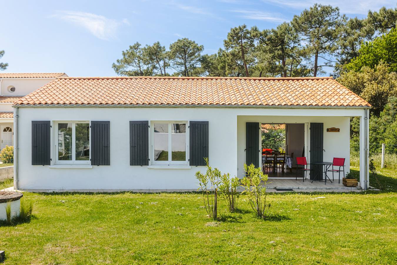 Évasion Parfaite entre Plage et Forêt – Maison Confortable avec Terrasses et Jardin Privé in Saint-Trojan-les-Bains, Côte de Beauté