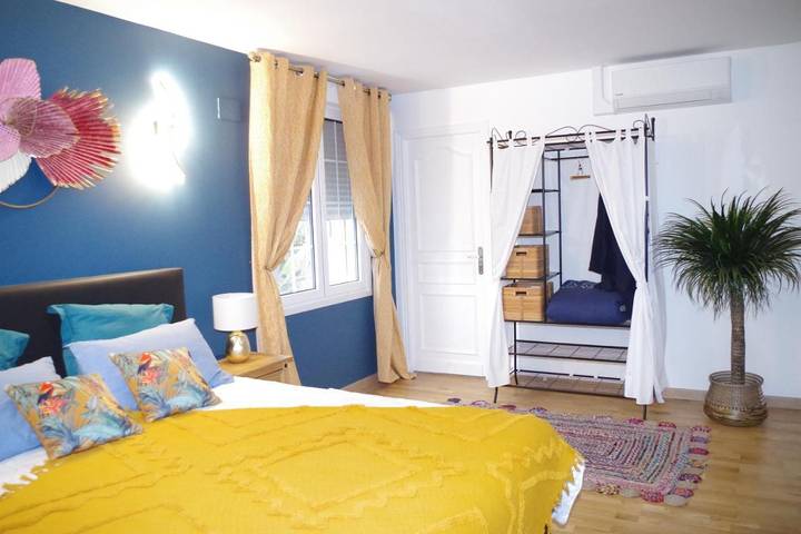 Maison d’hôte pour 4 personnes, avec piscine ainsi que vue et jardin dans Marne