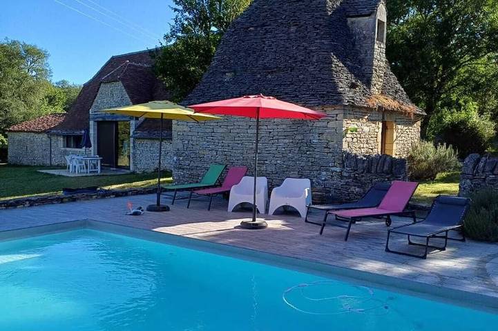 Location de vacances pour 4 personnes, avec Jardin et Piscine à Montgesty