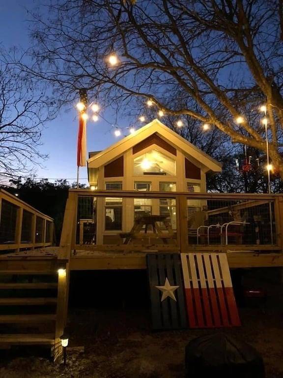 Direkt am Fluss !!! Guadalupe River Retreat ist der perfekte Zufluchtsort! in Comal County