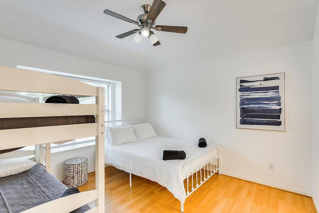 Impressive 5Br/3.5B Home with Pool, Game Room & Cinema Room in Irving, Dallas County