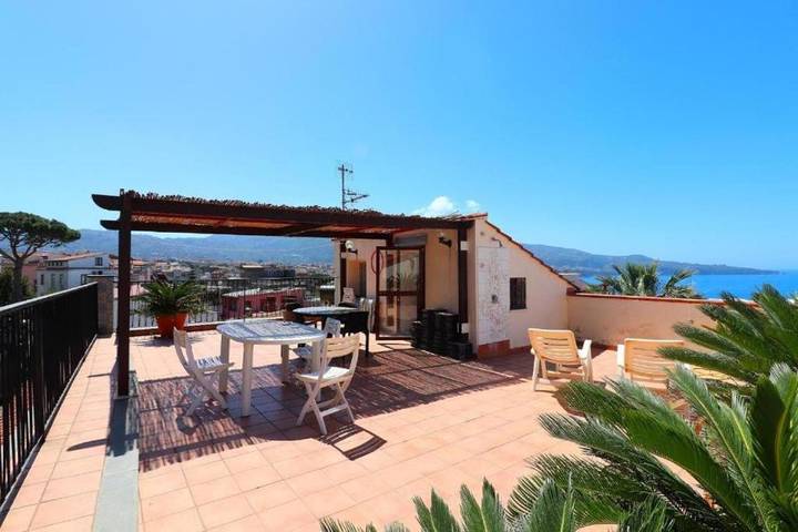 Ferienwohnung für 4 Personen, mit Balkon und Ausblick - 1