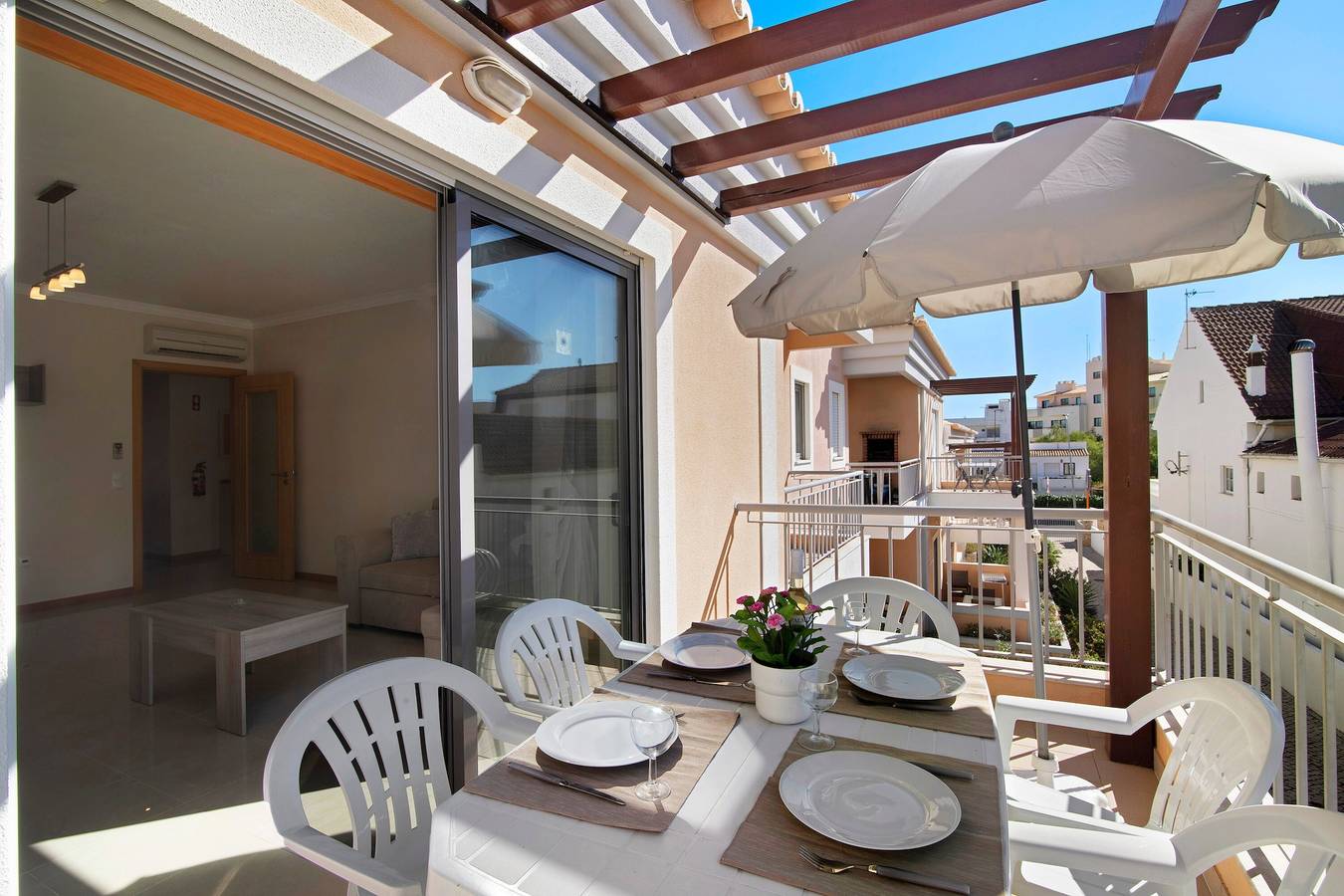 Apartamento inteiro, Apartamento Água Brisa com Piscina, Wi-Fi, A/C, Varanda & Jardim in Albufeira, Distrito de Faro