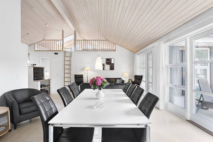 Ferienhaus für 8 Personen, mit Whirlpool und Terrasse sowie Garten und Sauna auf Seeland - 4