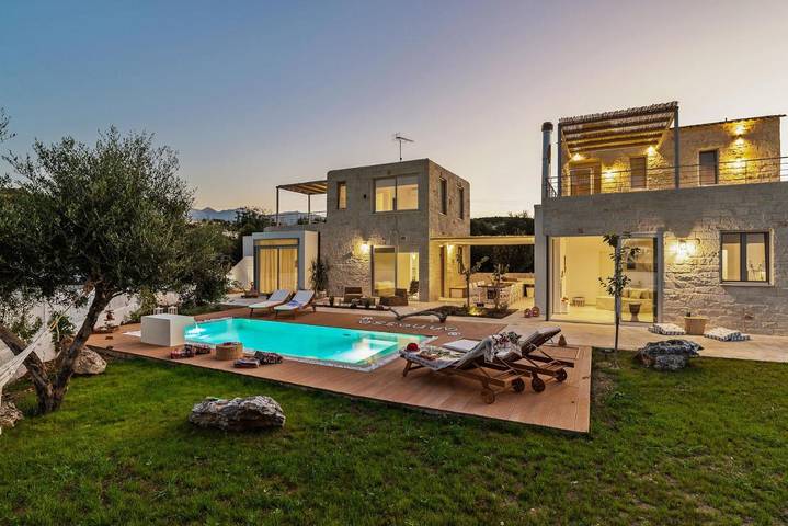 Location de vacances pour 12 personnes, avec piscine ainsi que vue et jardin dans Almirida - 2