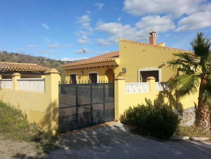 Albergue para 6 personas, con Balcón y Terraza además de Jardín y Piscina en Rincón de la Victoria - 2