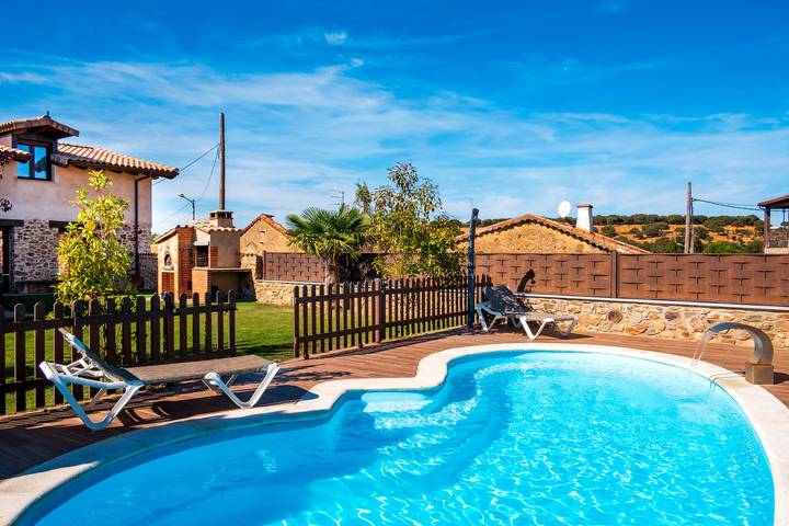 Villa pour 16 personnes, avec jardin, animaux acceptés - 1
