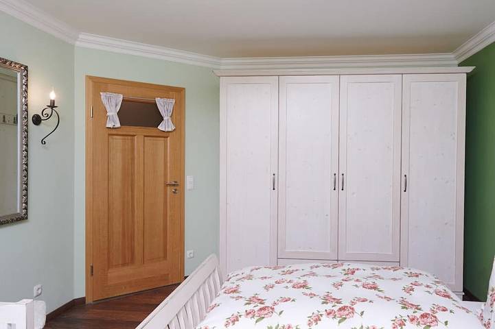 Ganze Wohnung, 5-Sterne-Ferienwohnung mit Ostbalkon für 1 - 5 Personen, 75 qm in Amerang, Landkreis Rosenheim