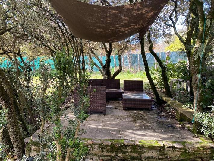 Location de vacances pour 4 personnes, avec vue et jardin ainsi que terrasse et piscine à Sanilhac-Sagriès - 3