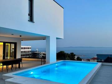 Villa mit pool für 6 Personen, mit Meerblick und Pool sowie Garten in Makarska