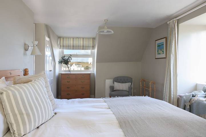 Magdala - 5 Br property Sleeps 10 w/stunning views in Salcombe, South Devon