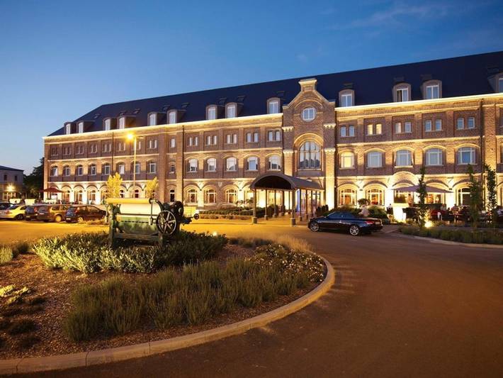Hôtel pour 3 personnes, avec piscine et terrasse ainsi que sauna et jacuzzi