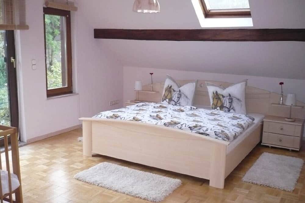 Ganze Wohnung, Landhausstil, 80 m², Sonnenterrasse, Spielwiese, 2 Schlafzimmer, bis 5 Personen in Oederan, Chemnitz und Umgebung
