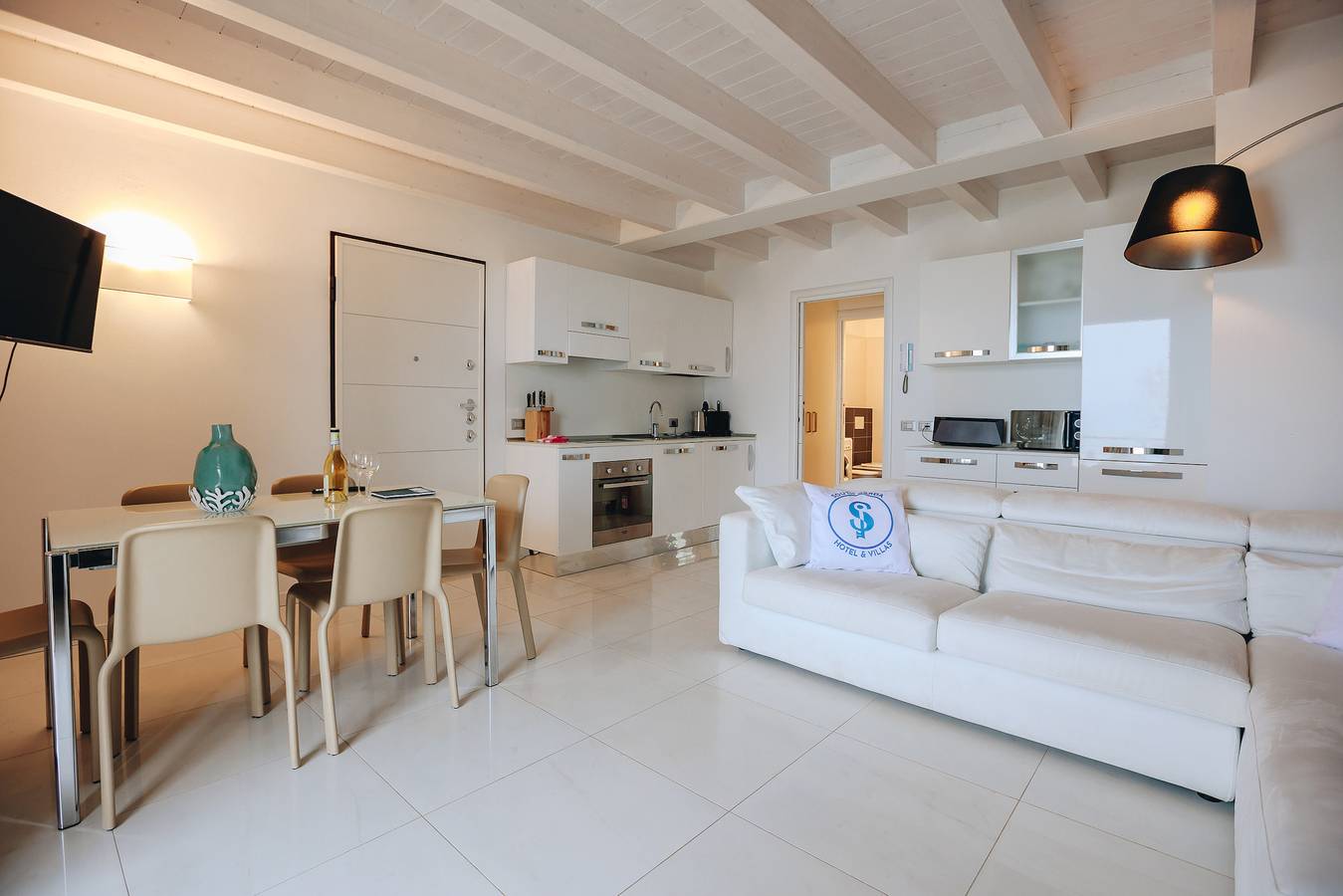 Entire apartment, Sg Luxury - Swan Bay Apartment Gasparina in Castelnuovo del Garda, Garda Mountains