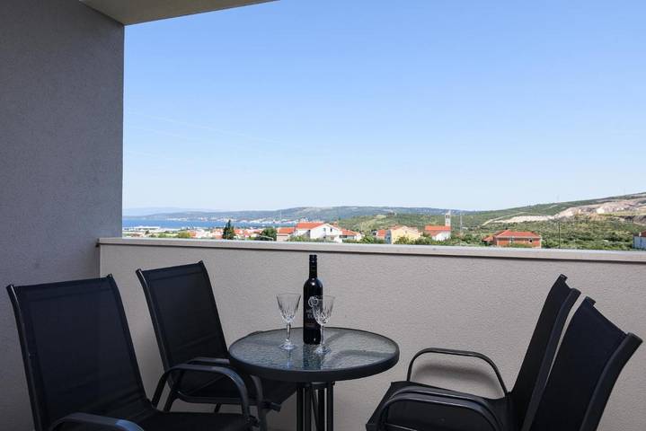 Ferienwohnung für 5 Personen, mit Garten und Ausblick