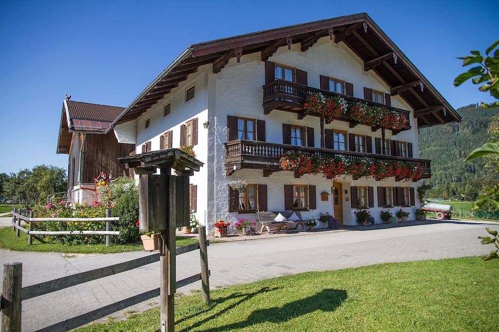Ganze Wohnung, Ferienwohnung Ahorn für 4 Personen mit Balkon, 50 qm in Inzell, Bayerische Alpen