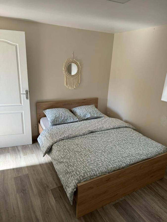 Appartement entier, One-Bedroom Apartment in Gerzat, Parc naturel régional des Volcans d'Auvergne