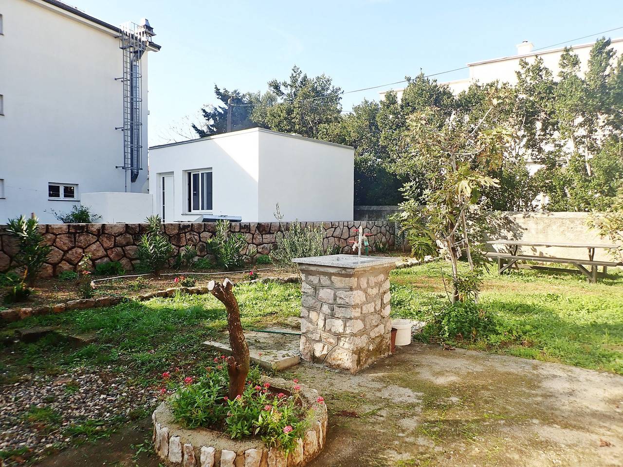 Ferienhaus mit Klimaanlage und Terrasse in Starigrad Paklenica, Starigrad