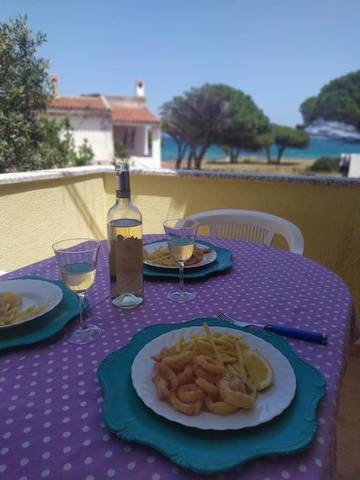Gîte pour 6 personnes, avec jardin et vue, animaux acceptés dans San Giovanni Sardinia
