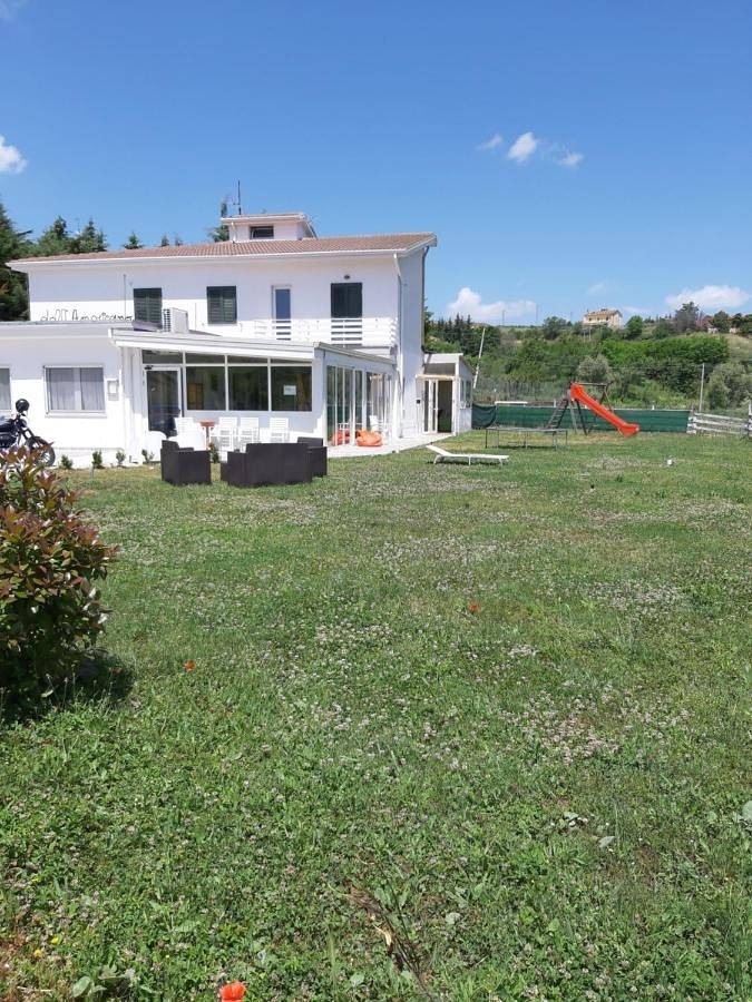 Maison d’hôte pour 3 personnes, avec terrasse ainsi que jardin et vue à Potenza - 3