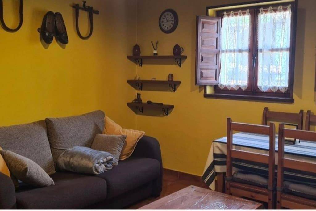 Two-Bedroom House in Llanuces, Quirós