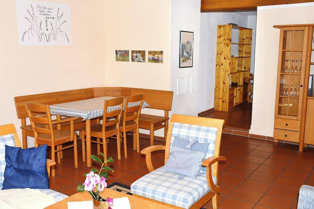 Ganze Wohnung, Ferienwohnung (70qm) im Erdgeschoss in Ipsheim, Steigerwald