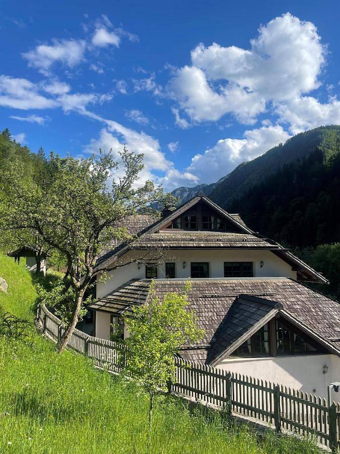 Gîte pour 4 personnes, avec Terrasse et Jacuzzi ainsi que Jardin et Sauna à Solčava