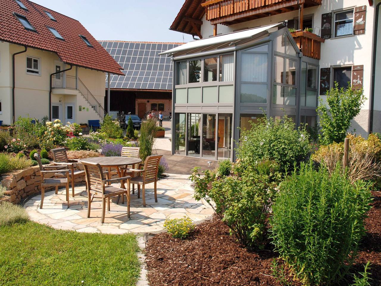 Ganze Wohnung, Haus Sonnenschein - Ferienwohnung Spatzennest, 70 qm, Balkon, 2 Schlafzimmer, max. 5 Personen in Tettnang, Region Bodensee-Oberschwaben