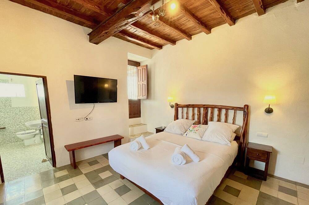 Thrilling Ibiza Villa | Villa Nott | 3 Bedrooms in San José (Ibiza), Sant Josep de sa Talaia