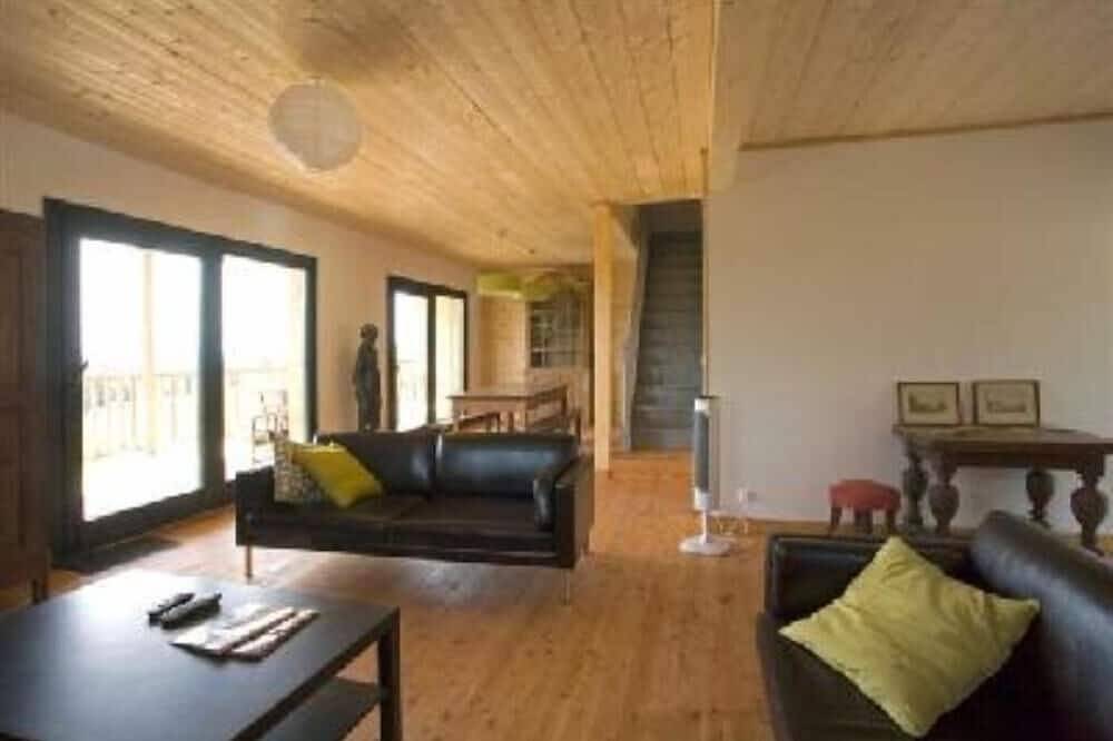 Country Cottage / Gite - Condom in Larressingle, Gers