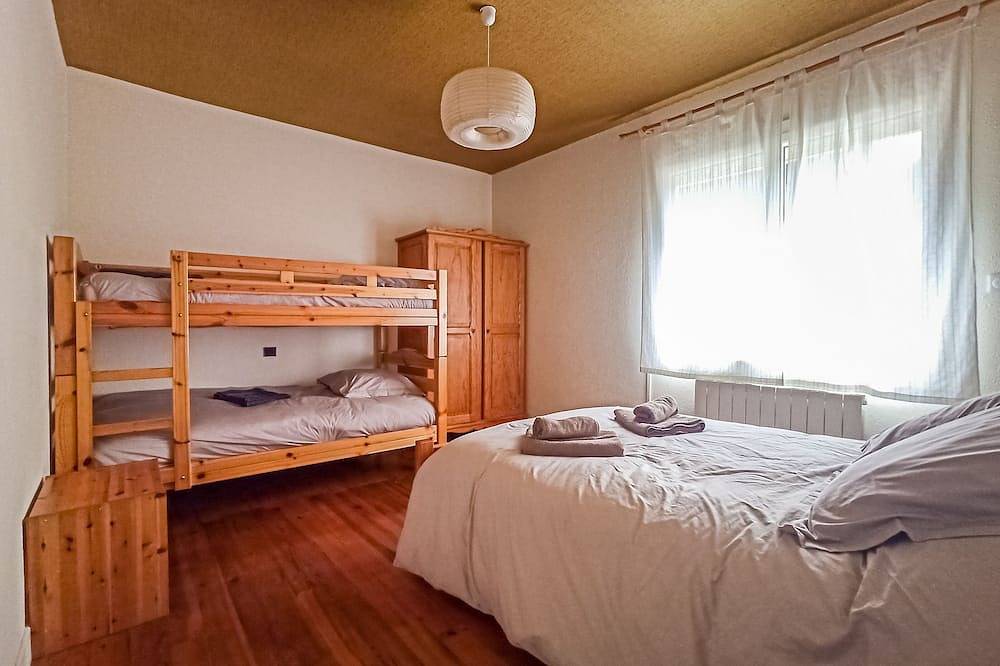 Mountain house near Gavarnie, ideal for families in Gèdre, Pyrenees National Park