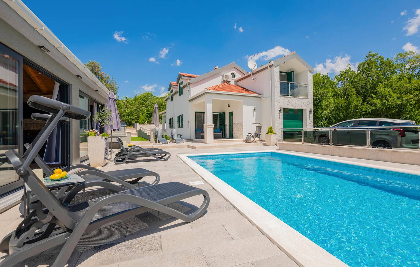 Gemütliche 2-Zimmer-Wohnung mit Pool, WLAN, Küche und Parkplatz in Zagvozd, Makarska Riviera
