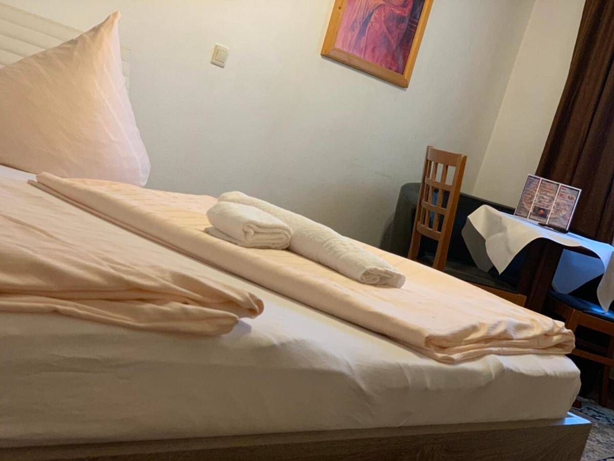 Basic Triple Room in Mannheim, Kurpfalz