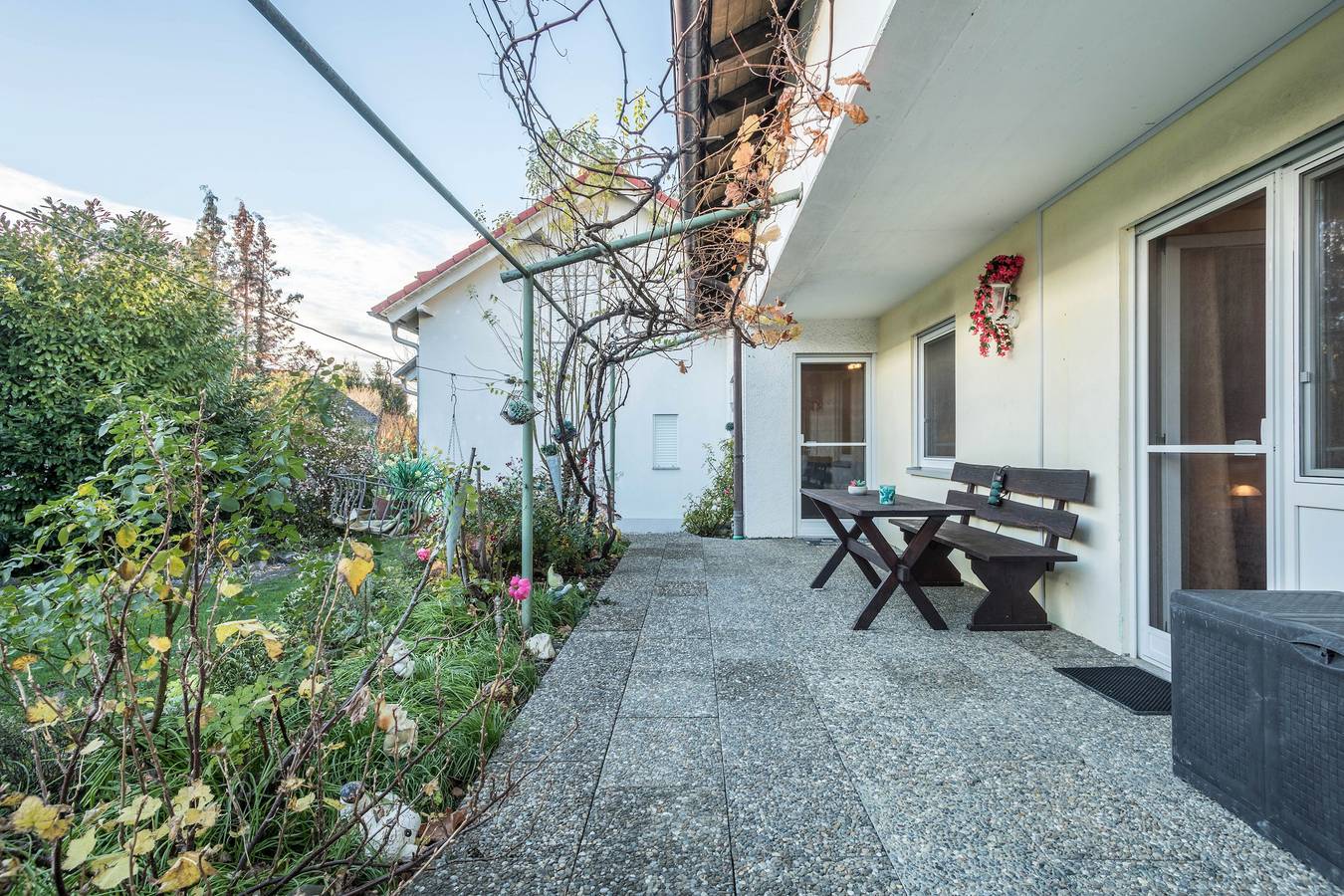 Ganze Wohnung, Ferienwohnung 'Sonnenschein' mit Terrasse, Gemeinschaftsgarten und Wlan in Langenargen, Region Bodensee-Oberschwaben