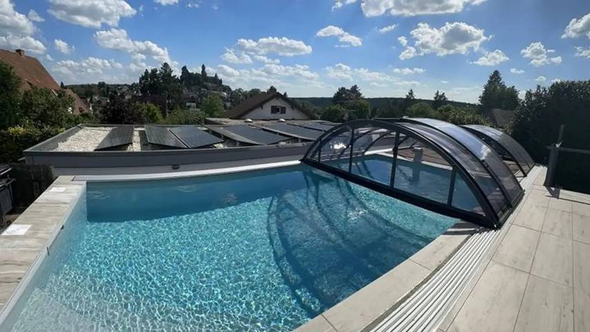Ferienwohnung für 2 Personen, mit Terrasse und Whirlpool sowie Garten und Pool im Lahntal
