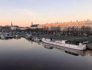 Bateau pour 10 personnes, avec terrasse ainsi que vue et vue sur le lac dans les Pays de la Loire