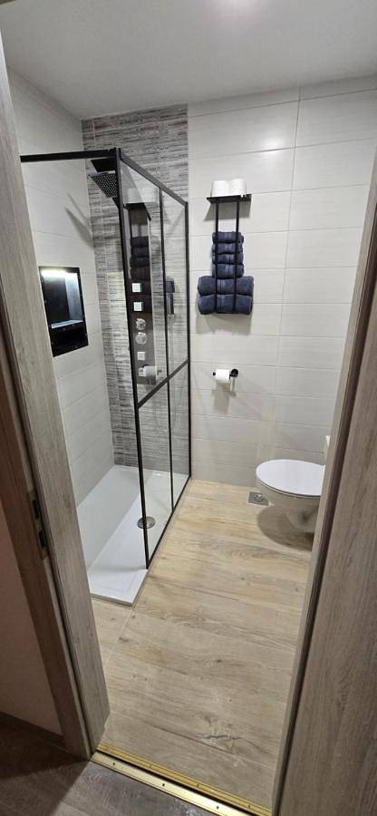 Gîte pour 4 personnes, avec jardin ainsi que piscine et vue dans Ormož