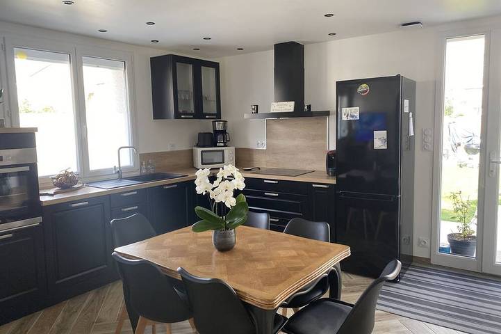 Gîte pour 6 personnes, avec terrasse et jardin à Saint-Vaast-la-Hougue