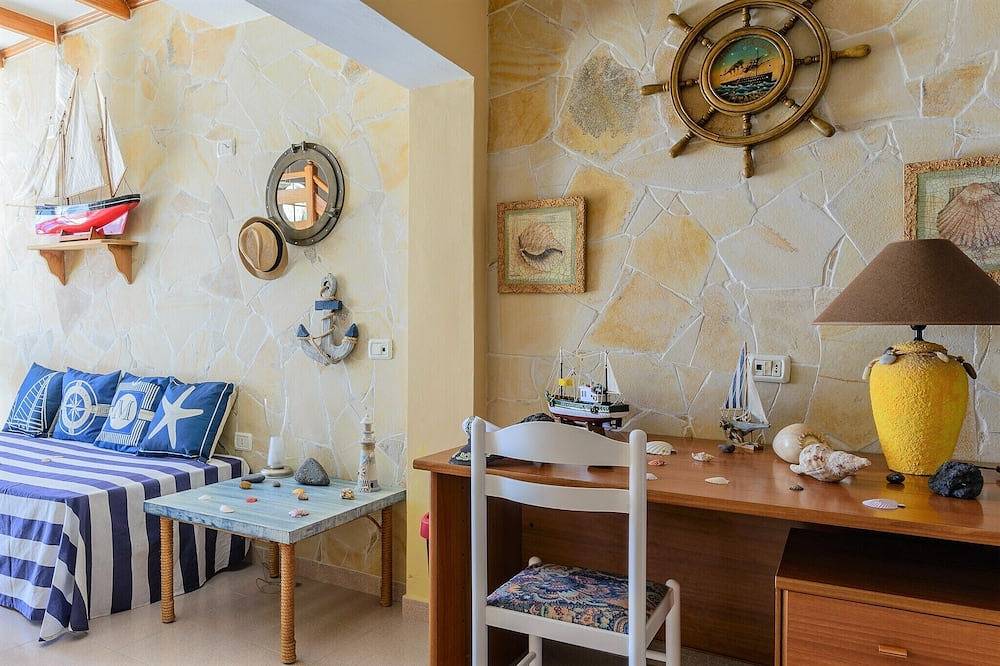 Seaside House With Private Pool in Punta Prieta, Güímar