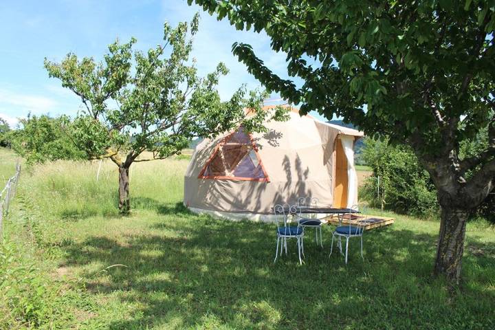 Camping voor 2 personen, with sauna and uitzicht as well as tuin, met huisdier in Privas