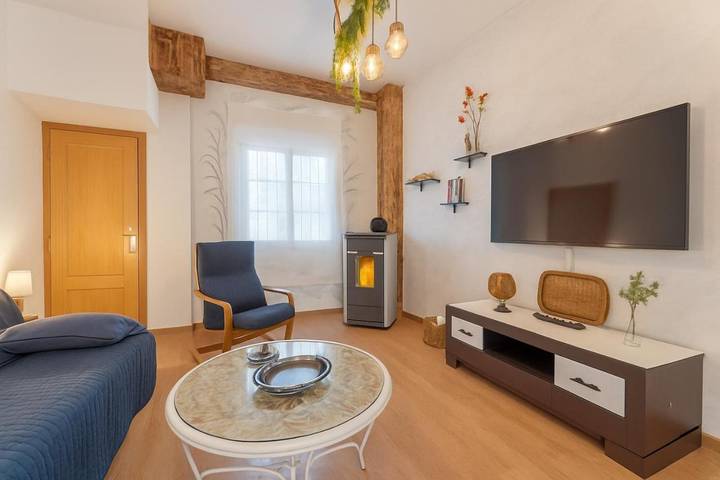 Casa rural para 6 personas, con jardín y piscina, Se admiten mascotas en Tierra de Mérida - Vegas Bajas