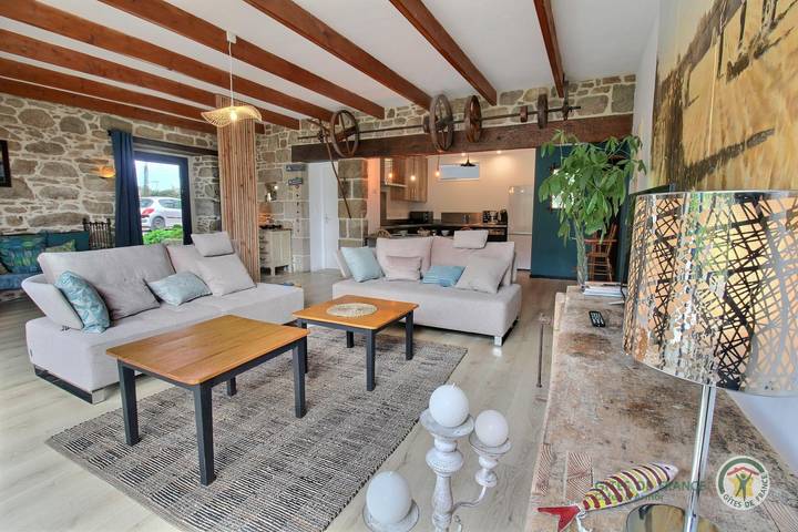 Gîte pour 2 personnes, avec Jacuzzi ainsi que Terrasse et Jardin à Penvénan