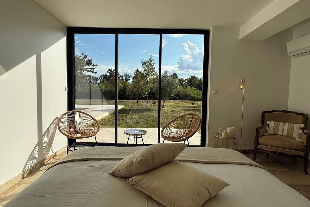 Chic Farmhouse in 15 acres with pool in Thénac, Périgord Pourpre